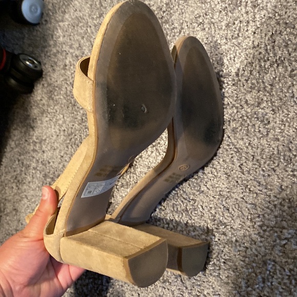 Nude suede heels- size 8 - Picture 6 of 11